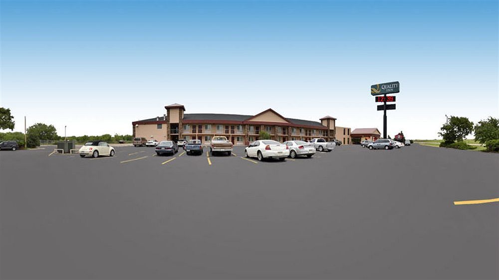 Quality Inn & Suites Ogallala Extérieur photo